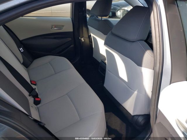 Toyota Corolla Le Image 8