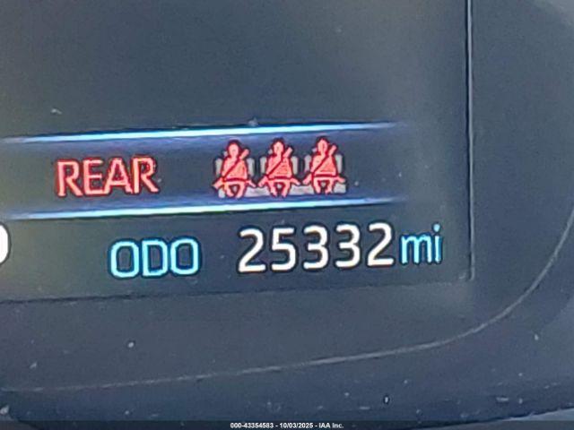 Toyota Corolla Le Image 13