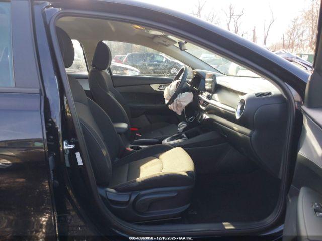 Kia Forte Lxs Image 9