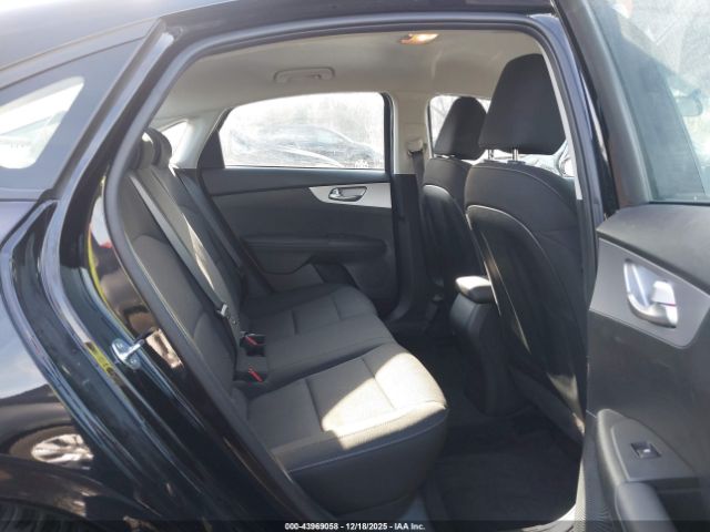 Kia Forte Lxs Image 7