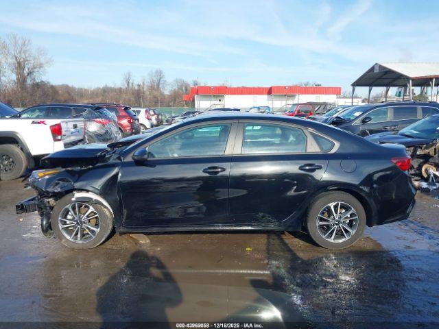 Kia Forte Lxs Image 13