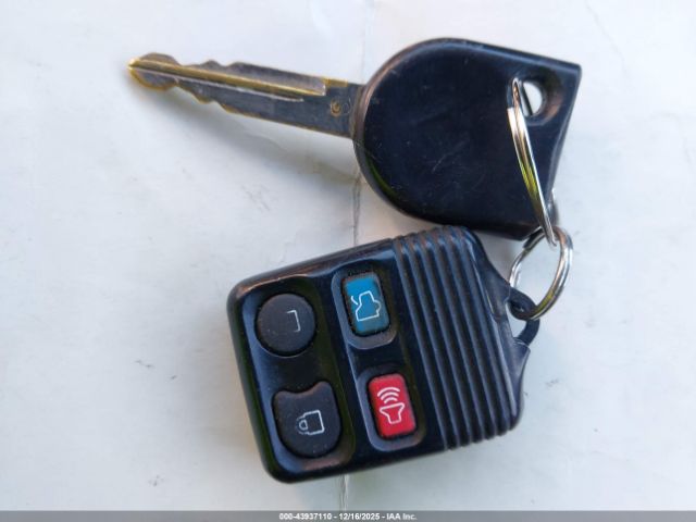 Ford Explorer Xlt Image 8