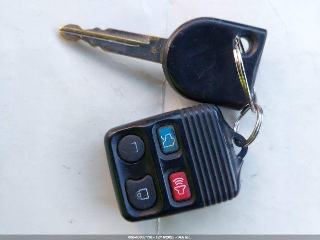 Ford Explorer Xlt Image 8