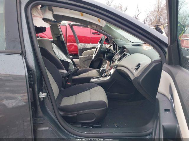 Chevrolet Cruze Ls Auto Image 11