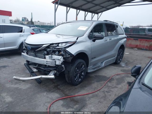 Toyota Sienna Xse Image 5