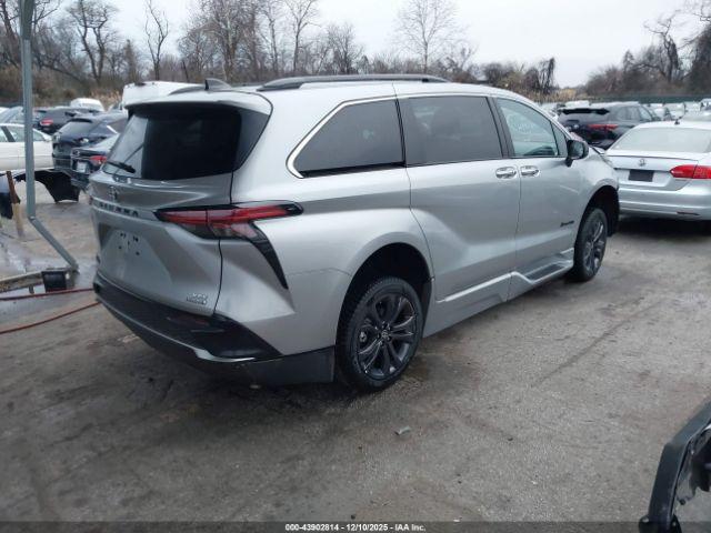 Toyota Sienna Xse Image 6