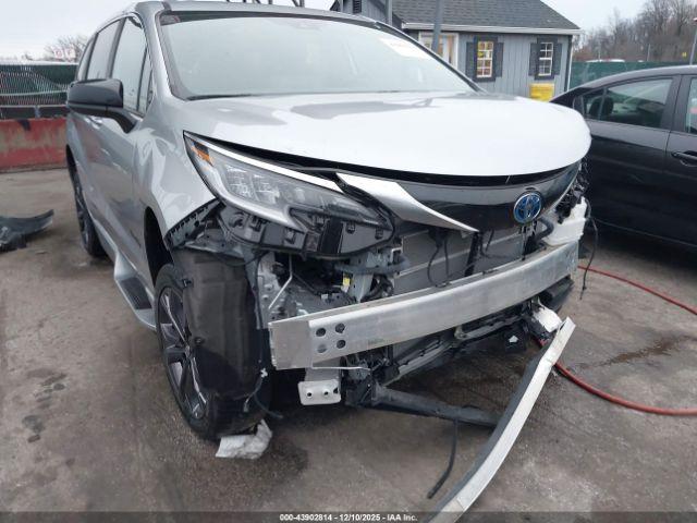 Toyota Sienna Xse Image 9