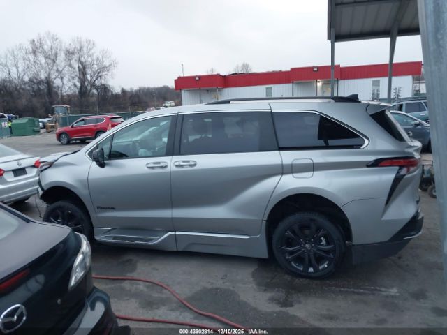 Toyota Sienna Xse Image 16