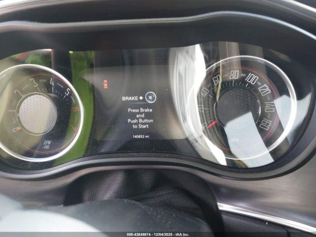 Dodge Challenger Image 3