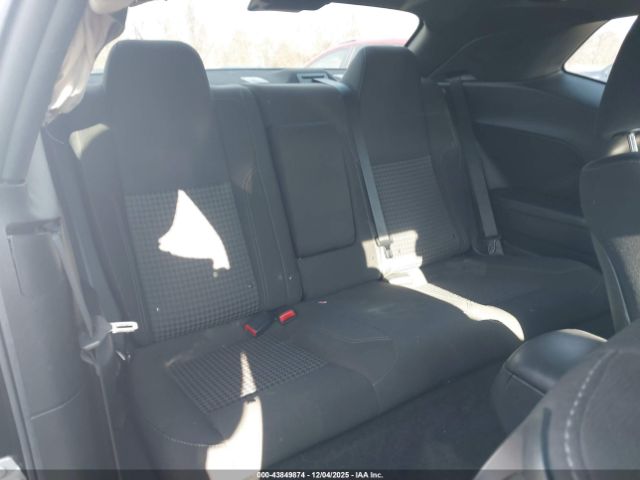 Dodge Challenger Image 10