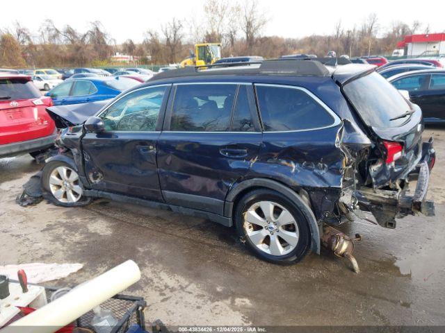Subaru Outback 2.5i Limited Image 10