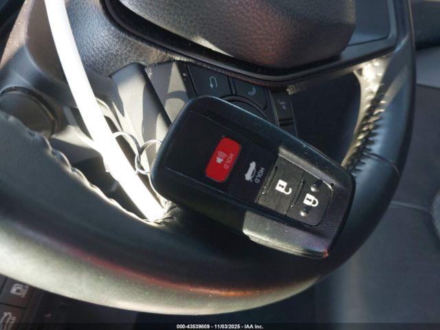 Toyota Camry Xse Image 8