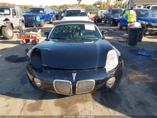 Pontiac Solstice Image 11