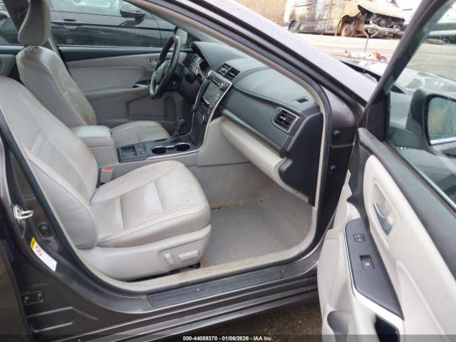 Toyota Camry Xle Image 13