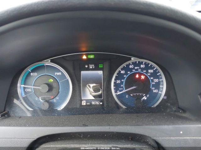 Toyota Camry Xle Image 12