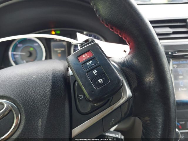 Toyota Camry Xle Image 16