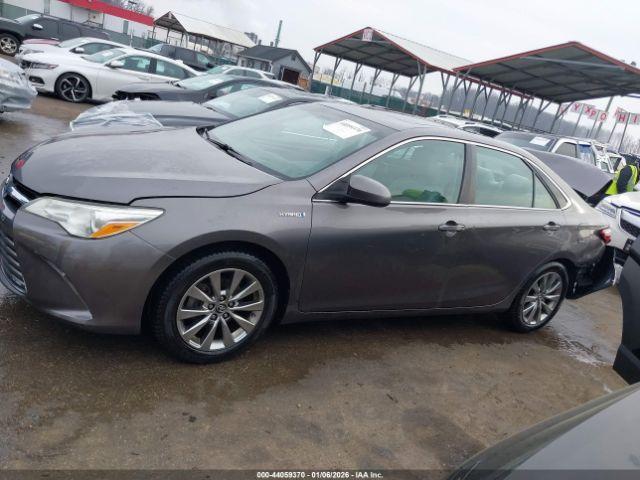 Toyota Camry Xle Image 3
