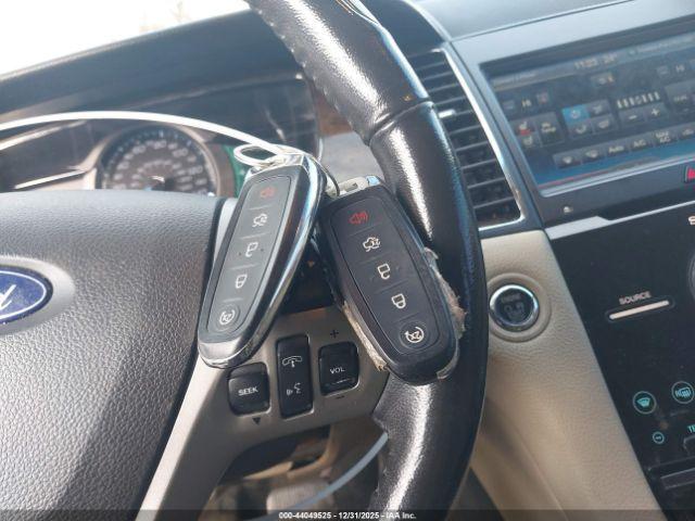 Ford Taurus Limited Image 10