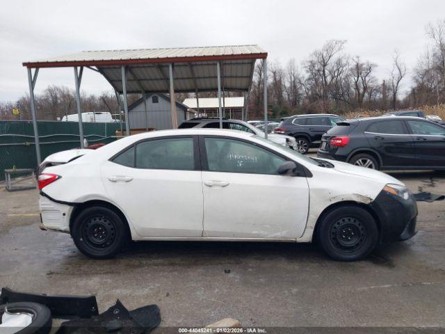 Toyota Corolla Le Image 8