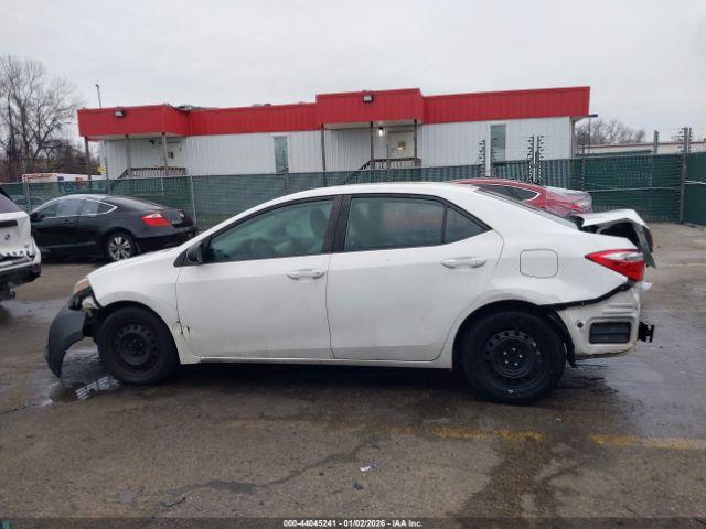 Toyota Corolla Le Image 9