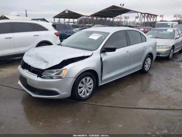 Volkswagen Jetta 2.0l S Image 2