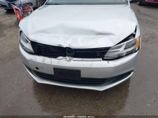 Volkswagen Jetta 2.0l S Image 9