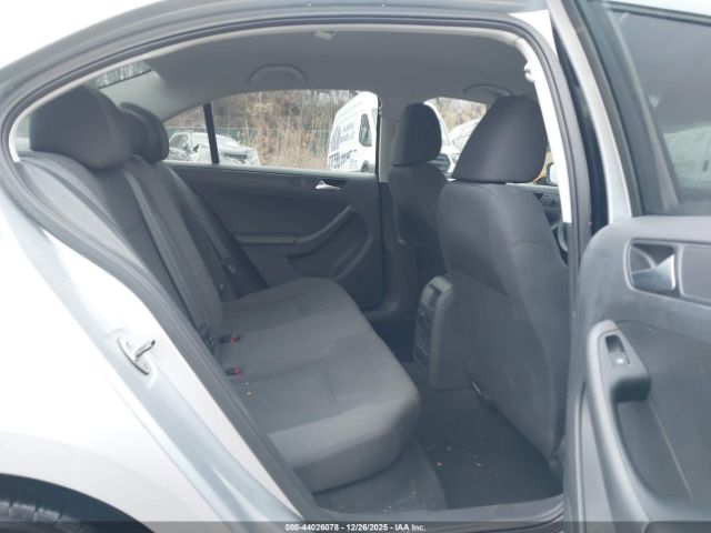 Volkswagen Jetta 2.0l S Image 8