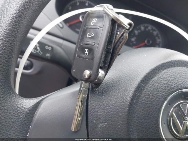 Volkswagen Jetta 2.0l S Image 11