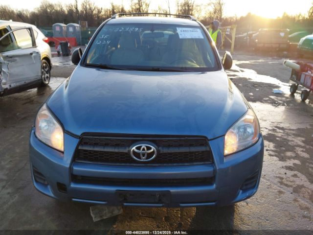 Toyota RAV4 Image 4