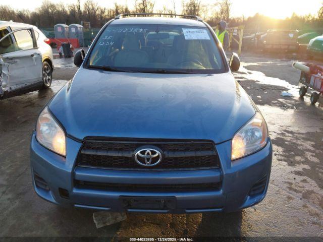 Toyota RAV4 Image 4