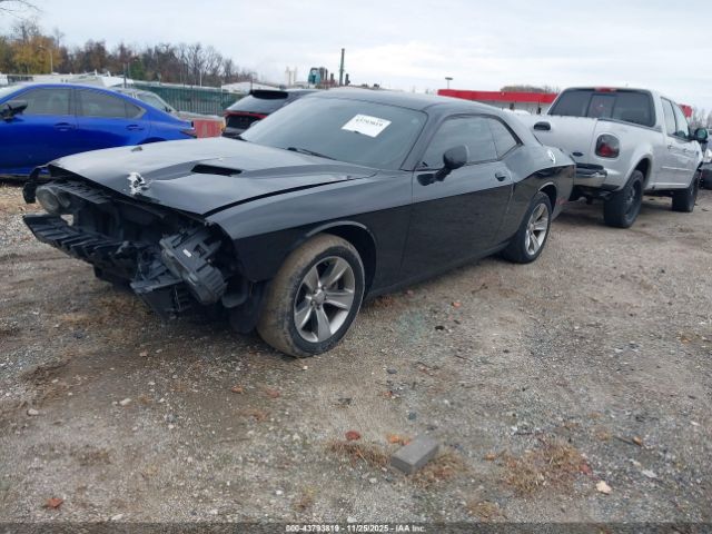 Dodge Challenger Sxt Image 8