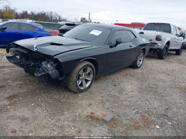 Dodge Challenger Sxt Image 8