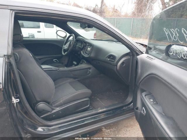 Dodge Challenger Sxt Image 15