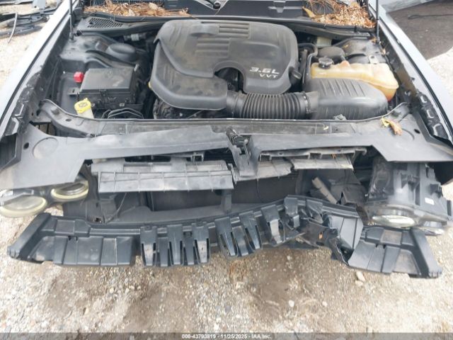 Dodge Challenger Sxt Image 2