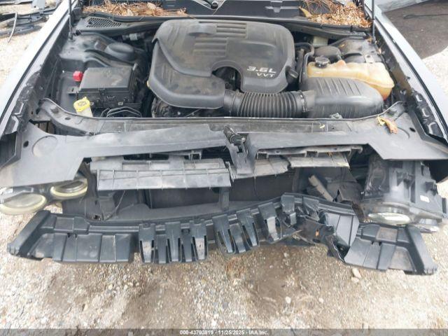 Dodge Challenger Sxt Image 2