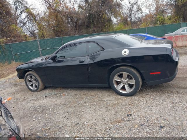 Dodge Challenger Sxt Image 10