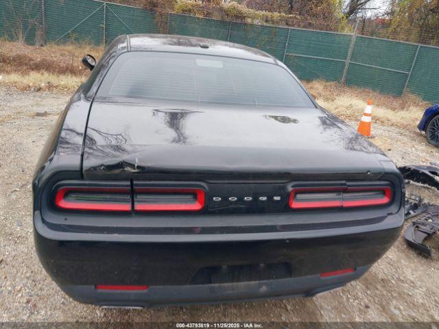 Dodge Challenger Sxt Image 13