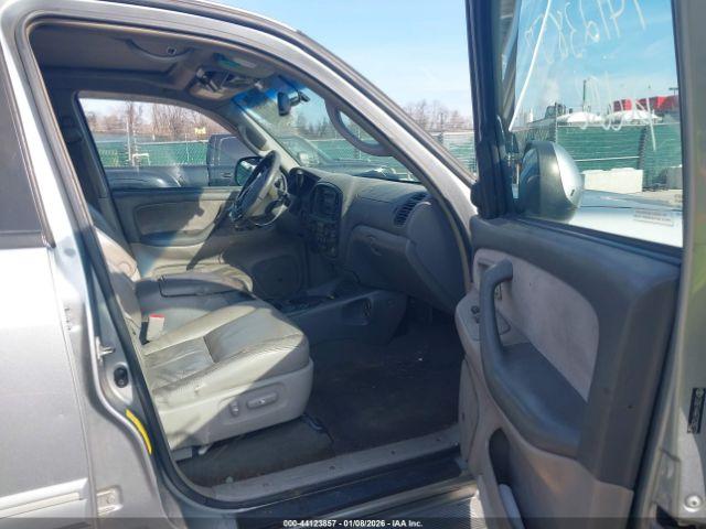 Toyota Sequoia Sr5 V8 Image 2