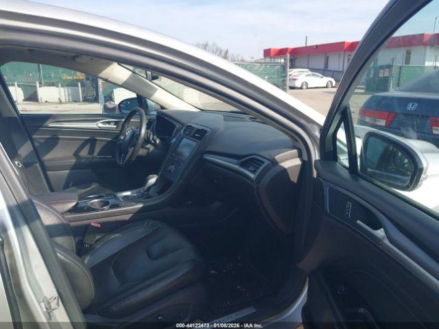 Ford Fusion Titanium Image 4