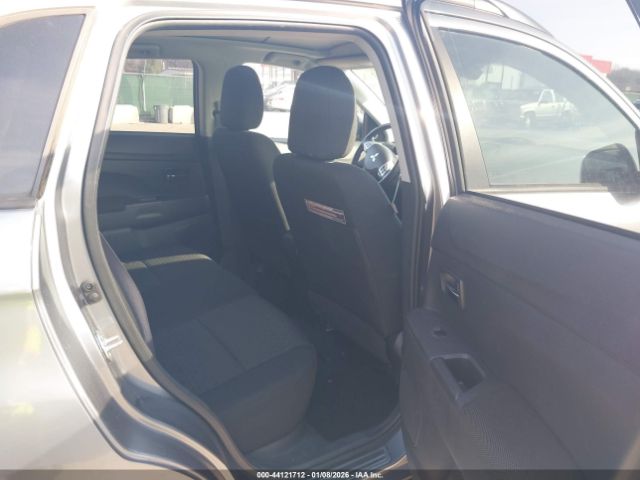 Mitsubishi Outlander Se Image 10