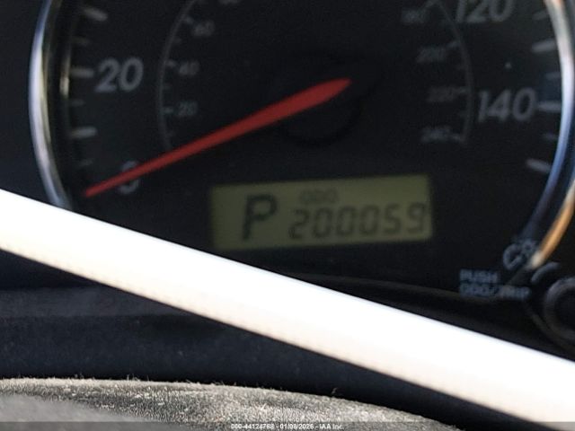 Toyota Corolla S Image 16