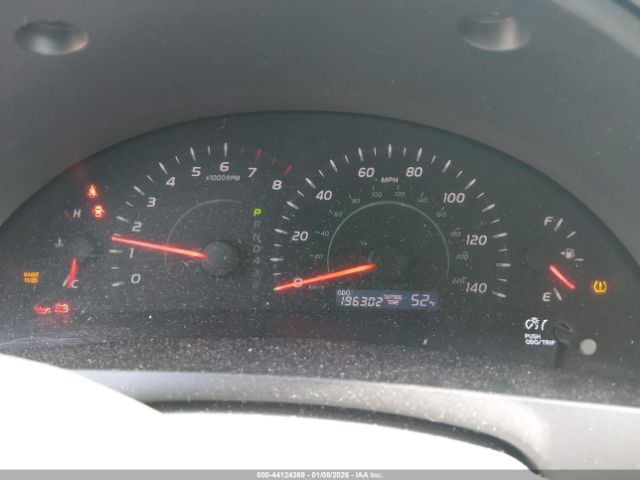 Toyota Camry Le Image 5