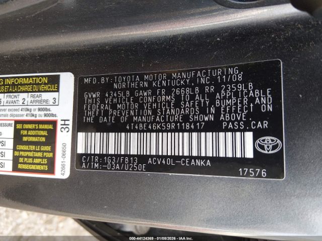 Toyota Camry Le Image 7