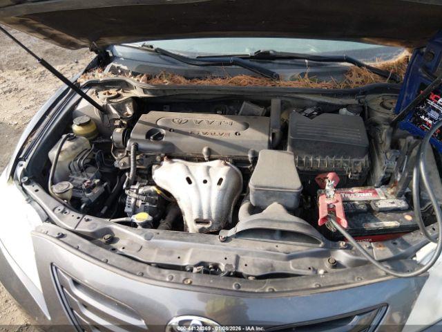 Toyota Camry Le Image 14