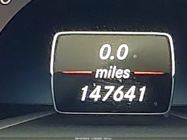 Mercedes-Benz E-Class 4matic Image 11