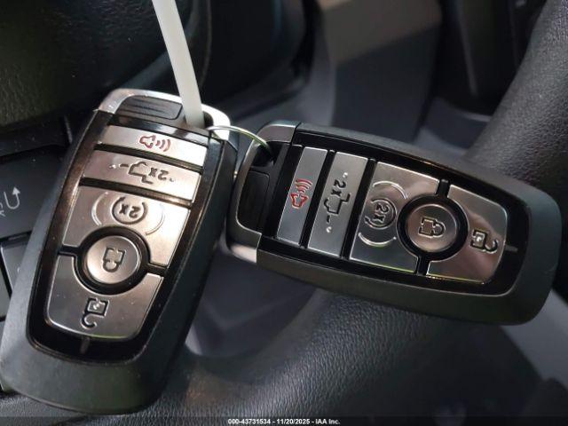 Ford F-250 Xlt Image 8