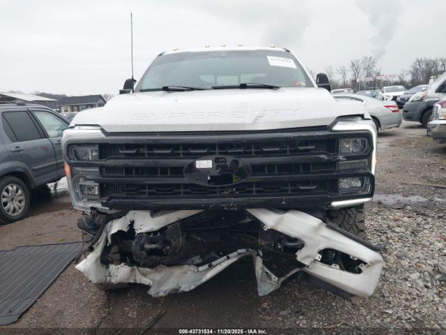Ford F-250 Xlt Image 12