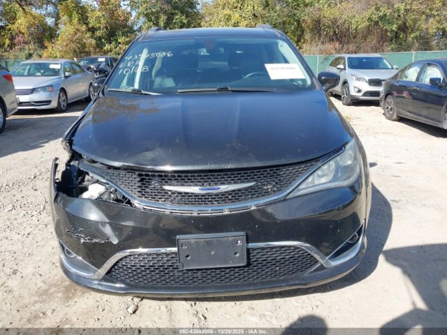 Chrysler Pacifica Touring L Image 7