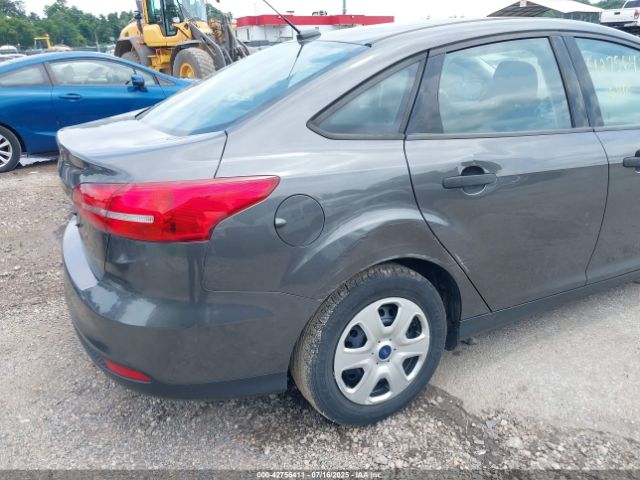 Ford Focus S Image 13