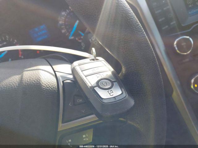 Ford Fusion S Image 5